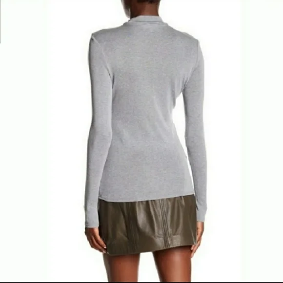 Frame 100% Silk Mock Neckline w/ Front Keyhole Long Sleeve Lightweight Sz L NWT - Picture 3 of 9